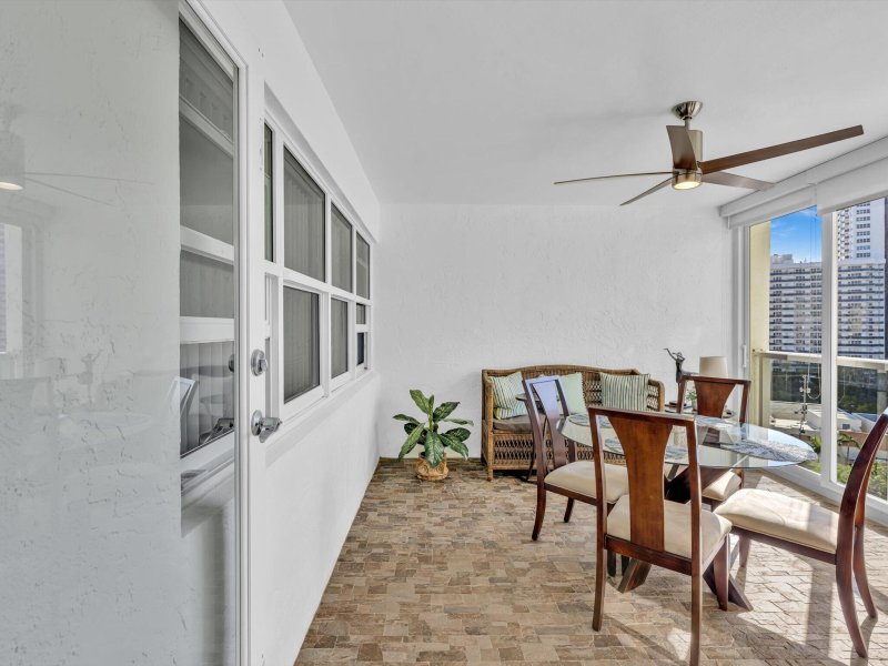 Condo for sale at Coral Ridge Towers East 912