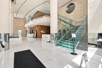 Comprar apartamento no Brickell on the River South 710