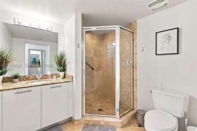 Comprar apartamento no Brickell on the River South 710
