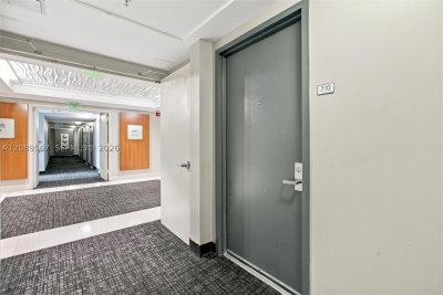 Comprar apartamento no Brickell on the River South 710