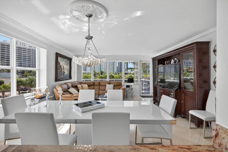 Condo for sale at Coral Ridge Towers East 309
