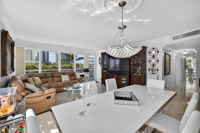 Condo for sale at Coral Ridge Towers East 309