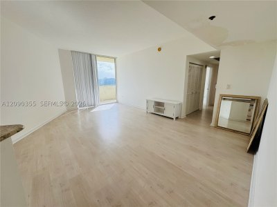 Turnberry On The Green Apt #1006
