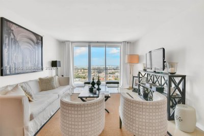 Comprar apartamento no Yacht Club at Portofino 1809