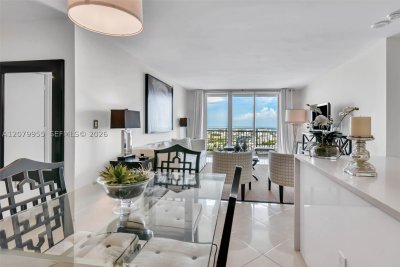 Comprar apartamento no Yacht Club at Portofino 1809