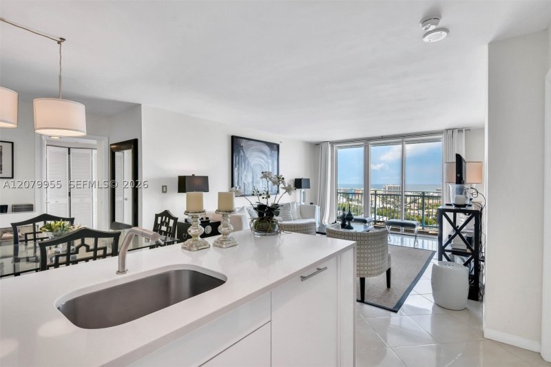 Comprar apartamento en Yacht Club at Portofino 1809