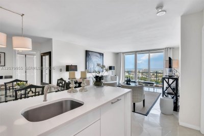 Comprar apartamento no Yacht Club at Portofino 1809