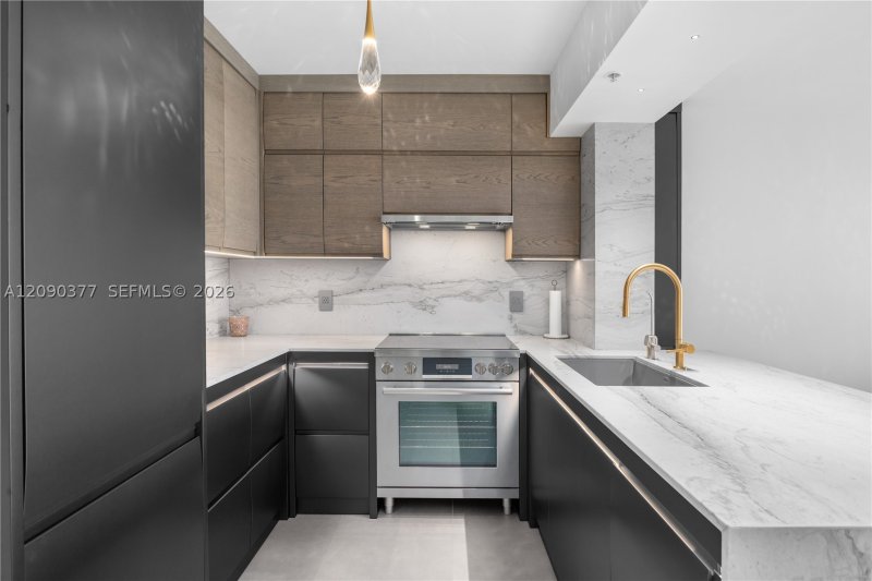 Comprar apartamento no Sunset Harbour South 2105