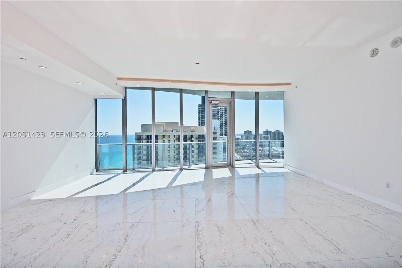 Comprar apartamento en Chateau Beach Residences 2003