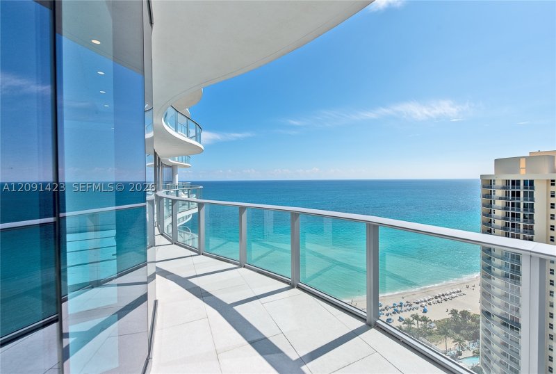 Comprar apartamento en Chateau Beach Residences 2003