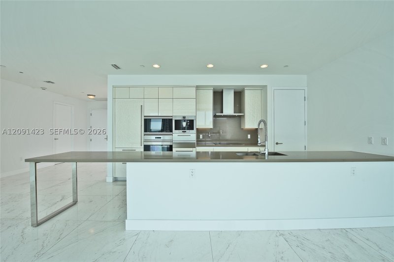 Comprar apartamento en Chateau Beach Residences 2003