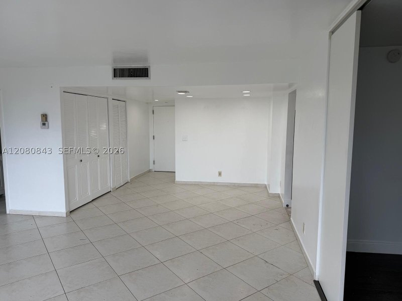 Condo for sale at Avant Garde 407