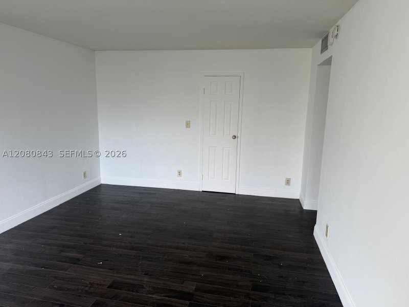 Condo for sale at Avant Garde 407