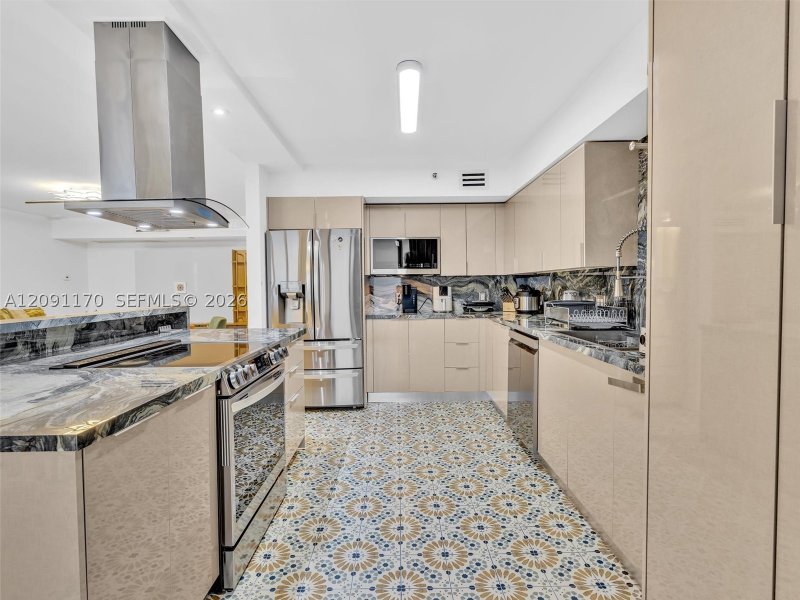 Comprar apartamento en Mystic Pointe 500 2002