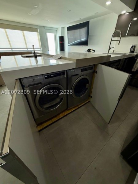 Condo for sale at Burleigh House 814