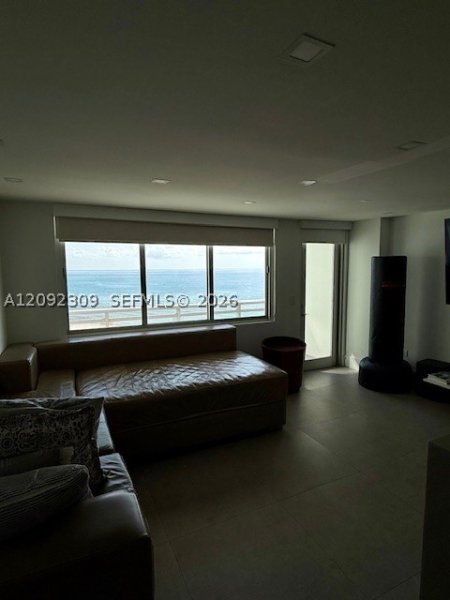 Condo for sale at Burleigh House 814