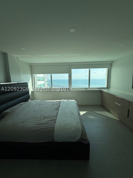 Condo for sale at Burleigh House 814
