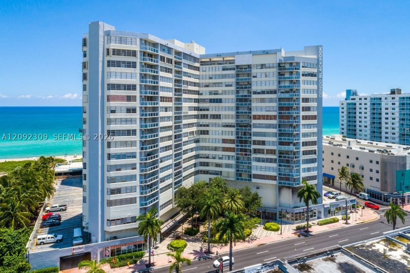 Condo for sale at Burleigh House 814