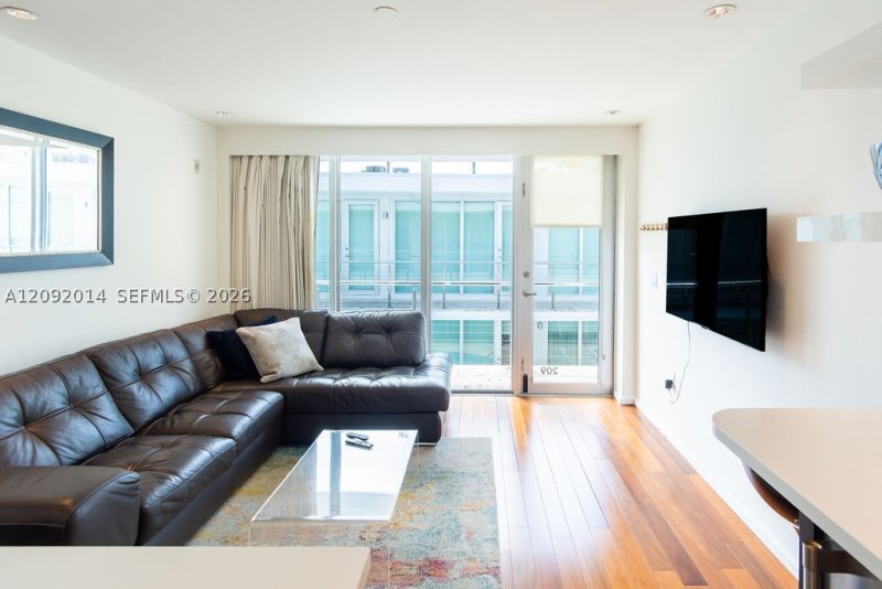 Condo for sale at The Fontana 209
