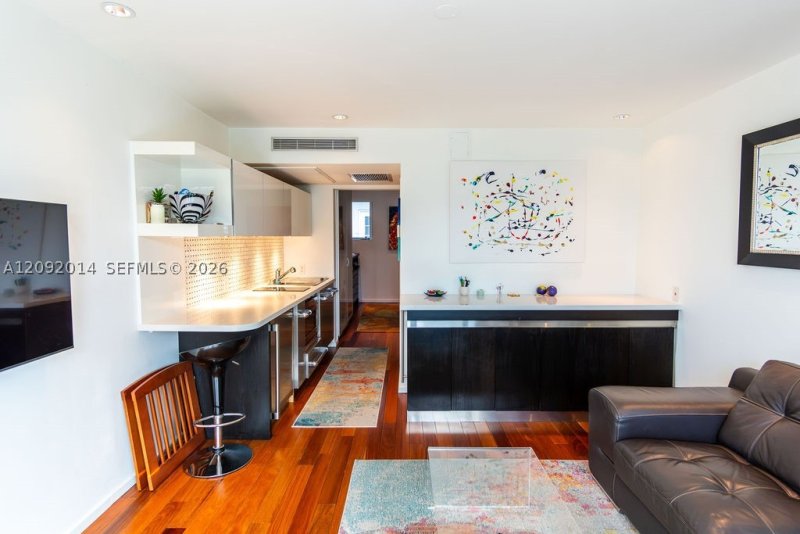 Condo for sale at The Fontana 209