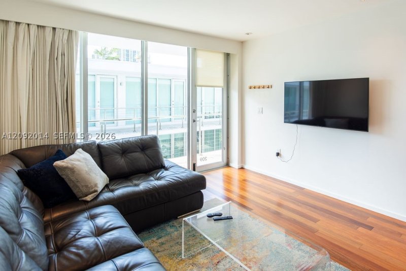 Condo for sale at The Fontana 209