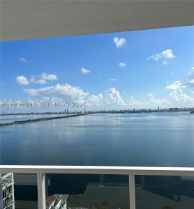 Aluguel de apartamento no Bay House 3003
