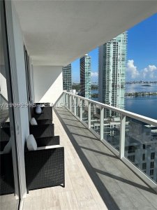 Aluguel de apartamento no Bay House 3003