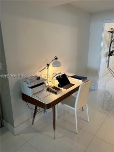 Aluguel de apartamento no Bay House 3003