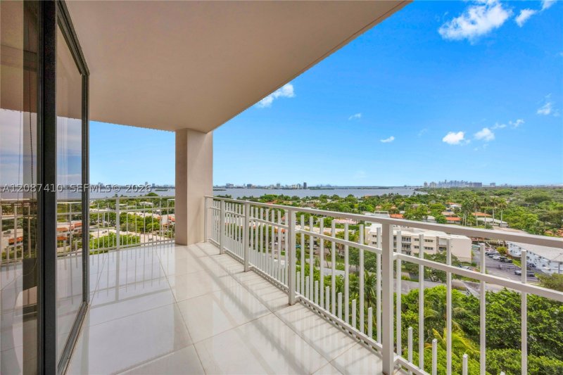 Condo for sale at Towers of Quayside 2 1206