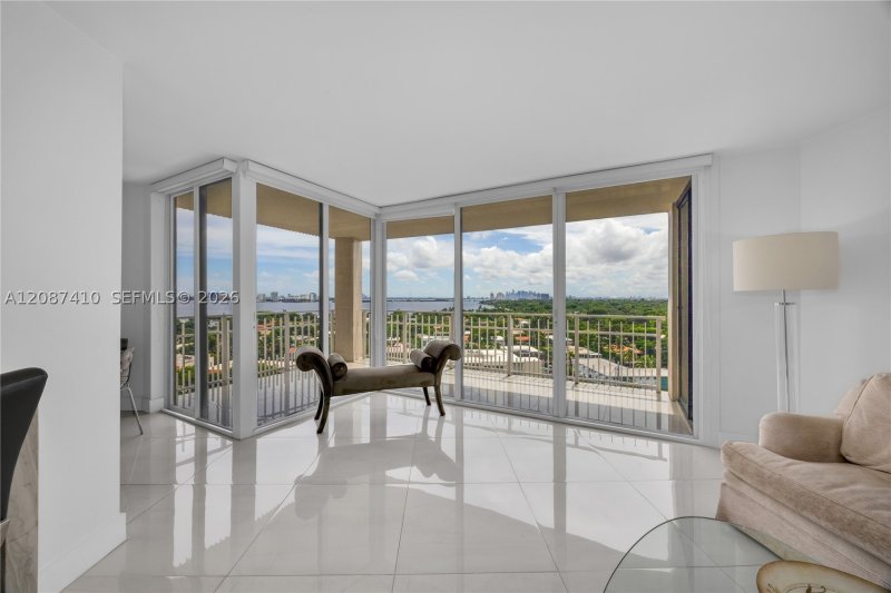 Condo for sale at Towers of Quayside 2 1206