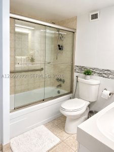 Aluguel de apartamento no Carlisle On The Ocean 1106