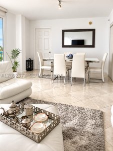 Aluguel de apartamento no Carlisle On The Ocean 1106