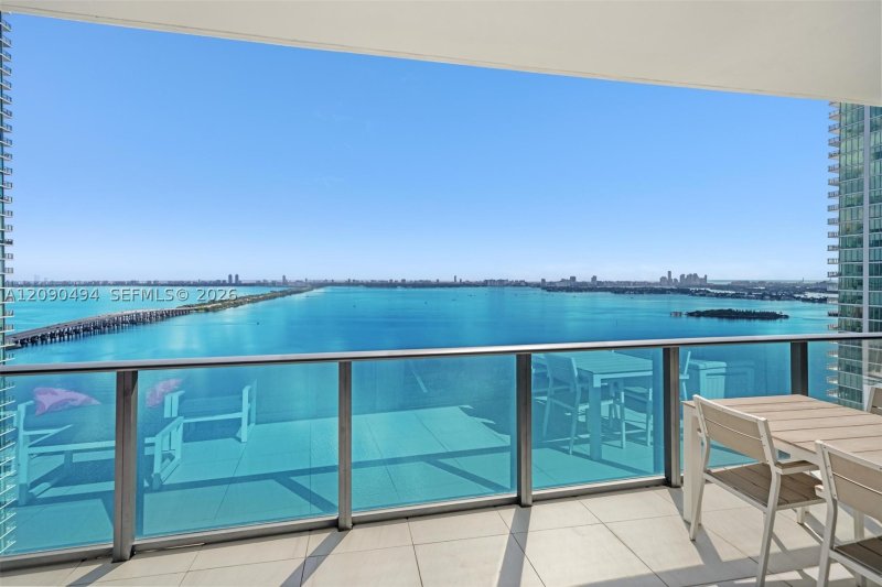 Condo for sale at Gran Paraiso 2904