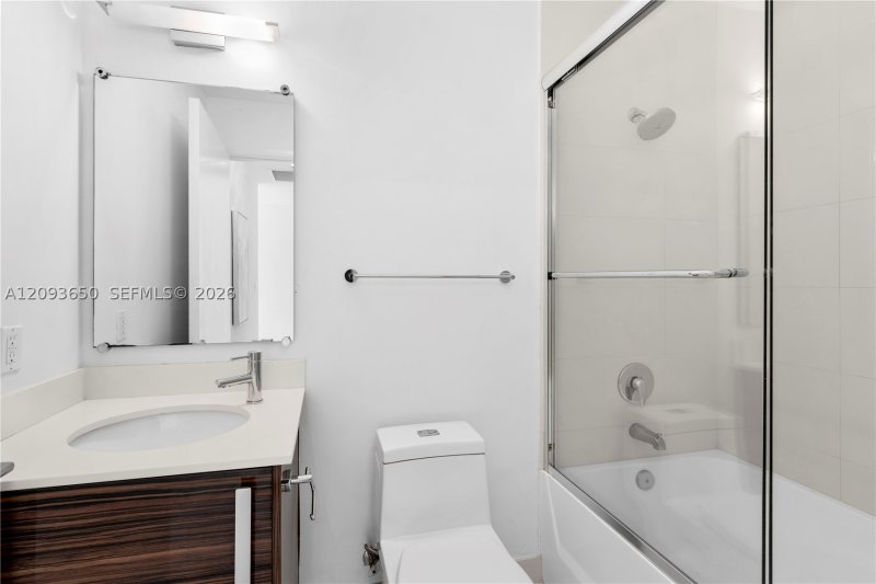 Apartment for rent at Paramount Bay 608
