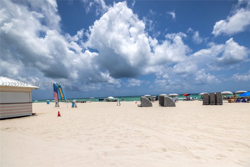 Condo for sale at The Alexander 1114