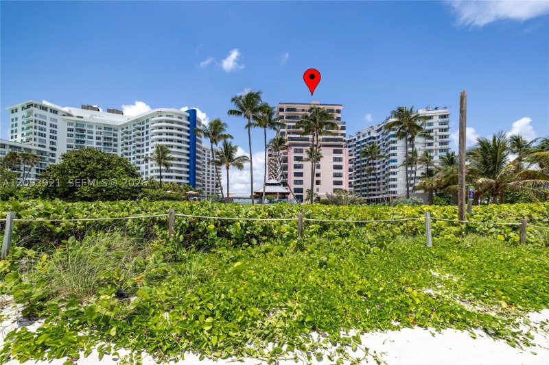 Condo for sale at The Alexander 1114