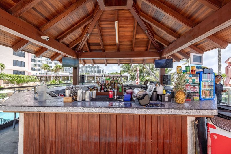 Condo for sale at The Alexander 1114