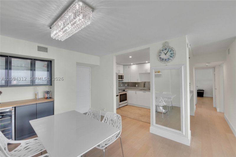 Condo for sale at Arlen House 1008