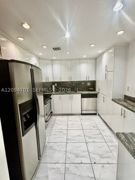 Condo for sale at Arlen House 1923