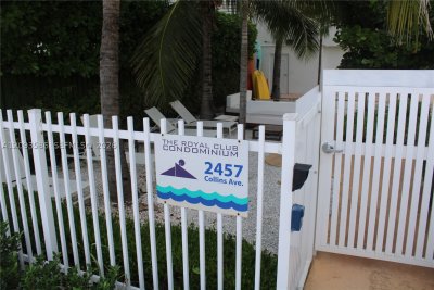 Comprar apartamento no Royal Club Condo 1502