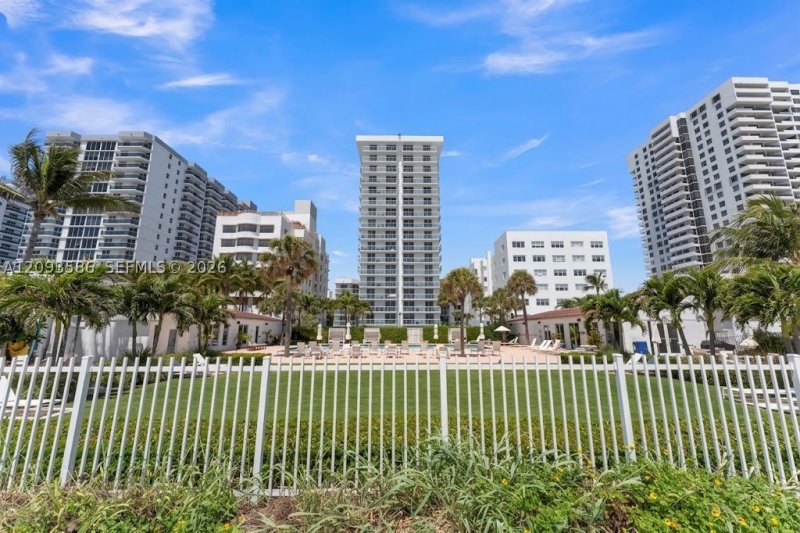 Condo for sale at Royal Club Condo 1502