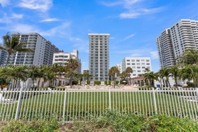 Comprar apartamento no Royal Club Condo 1502