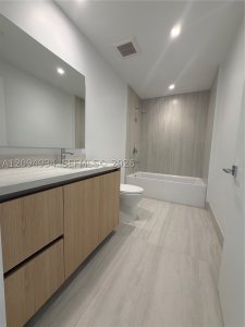 Aluguel de apartamento no One Park Tower by Turnberry 2408