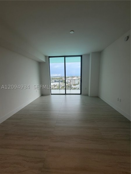 Aluguel de apartamento no One Park Tower by Turnberry 2408