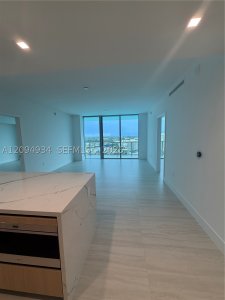 Aluguel de apartamento no One Park Tower by Turnberry 2408