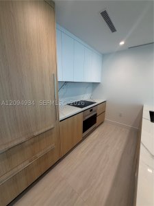 Aluguel de apartamento no One Park Tower by Turnberry 2408