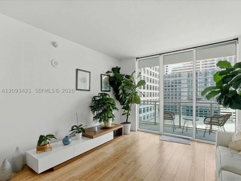 Condo for sale at The Plaza Tower I 1208