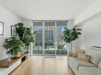 Comprar apartamento en The Plaza Tower I 1208