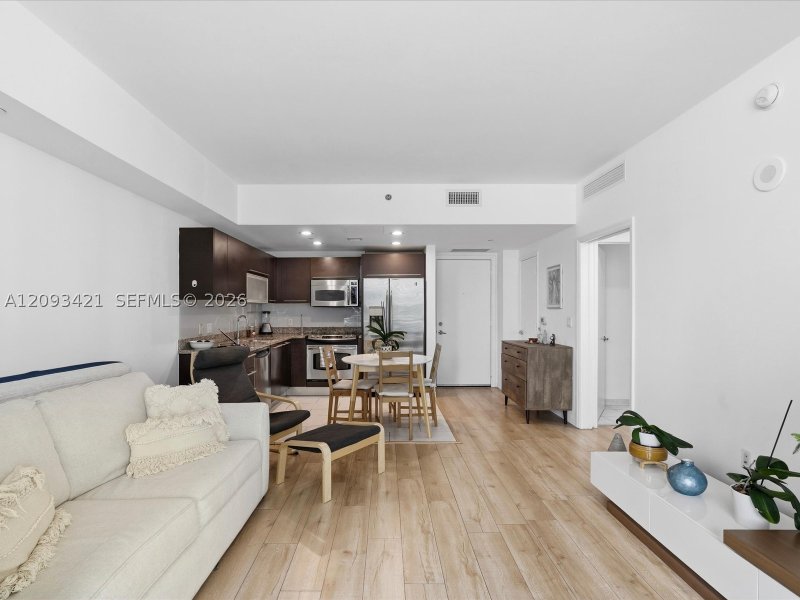 Condo for sale at The Plaza Tower I 1208