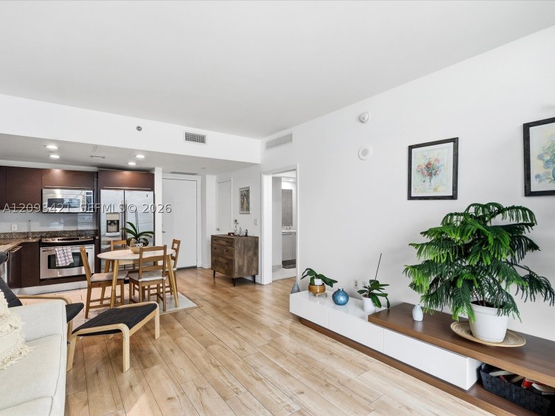 Condo for sale at The Plaza Tower I 1208